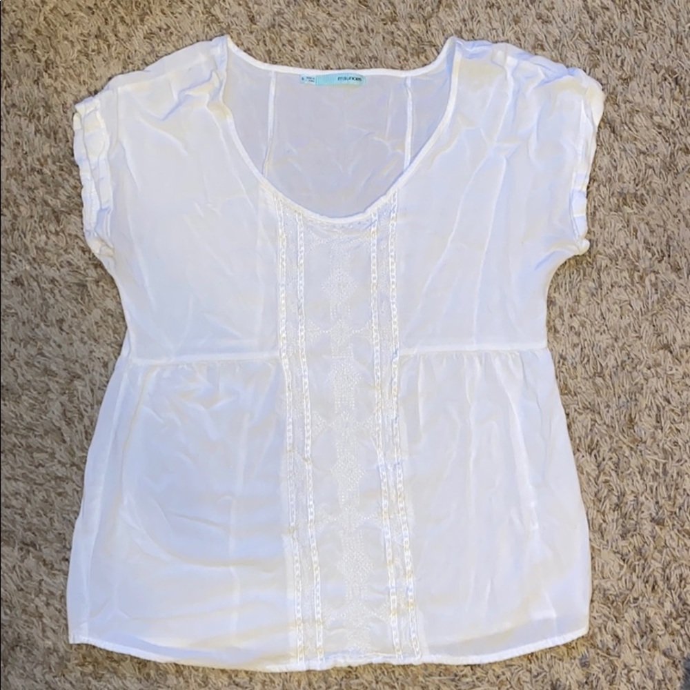 Maurices white middle Aztec print shirt